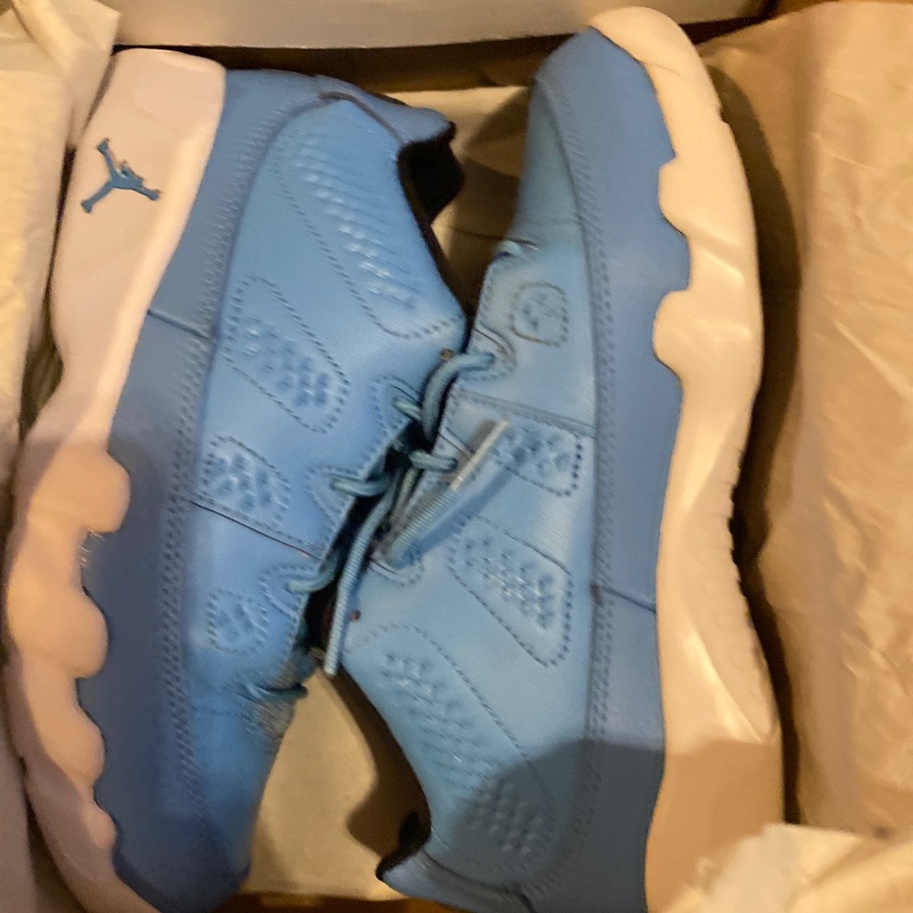 Jordan 9 low size 2.5y